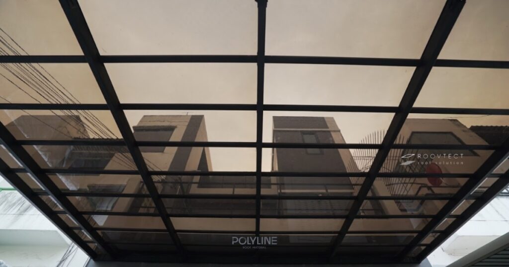 หลังคาโพลีคาร์บอเนต หรือ หลังคาโพลีตัน